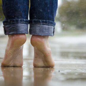 Schmerzfreies Gehen: Wie Sie auch mit Fußproblemen die richtigen Schuhe wählen
